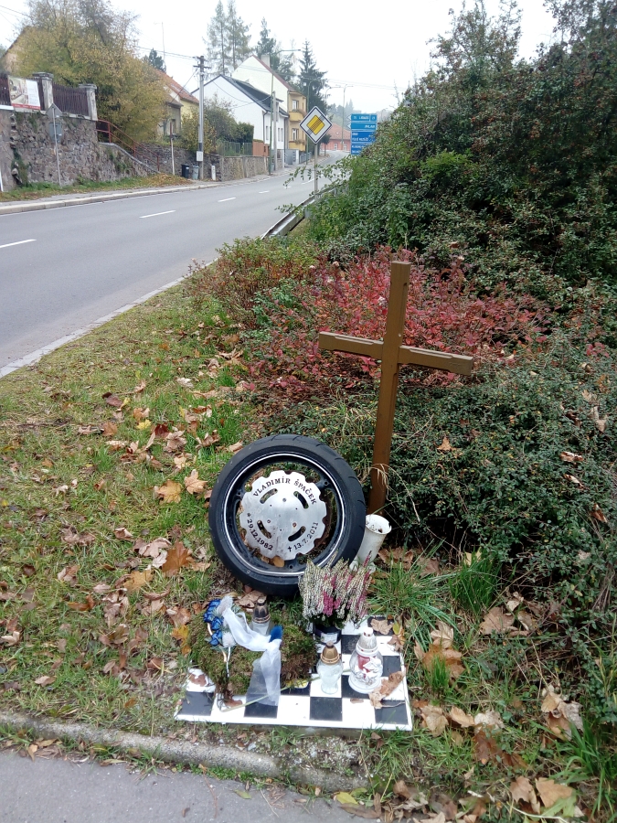 Pomník u silnice - Třebíč