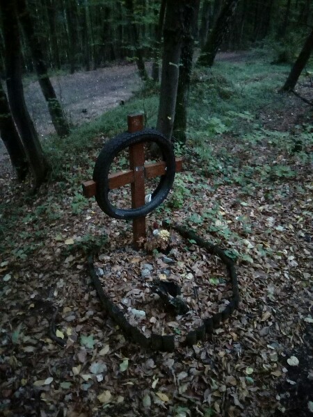 motorkář - ve směru jízdy k obci Brno Vlevo